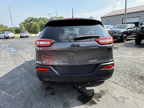 Used 2018 Jeep Cherokee Latitude w/ Altitude Package image 4