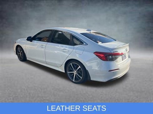 Used 2022 Honda Civic Touring image 3