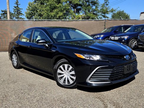 Used 2021 Toyota Camry LE image 1