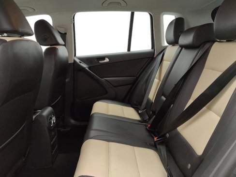 Used 2016 Volkswagen Tiguan S image 18
