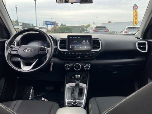 Used 2023 Hyundai Venue SEL image 22