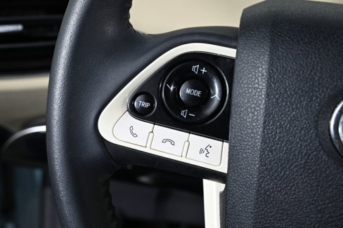 Used 2016 Toyota Prius image 13