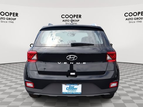 New 2025 Hyundai Venue SEL image 8