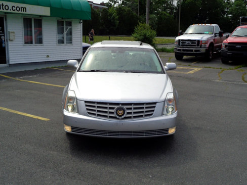 Used 2010 Cadillac DTS Platinum image 12