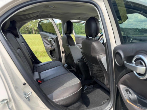Used 2016 FIAT 500X Lounge image 12