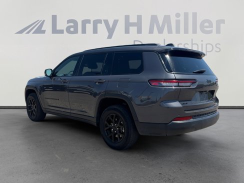 Used 2024 Jeep Grand Cherokee L Laredo image 3