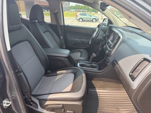 Used 2016 Chevrolet Colorado Z71 image 12