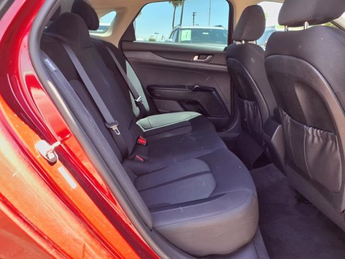 Used 2021 Kia K5 LXS image 12