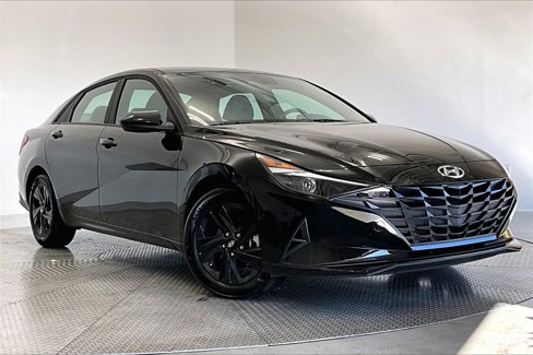 Used 2023 Hyundai Elantra SEL w/ Cargo Package image 11