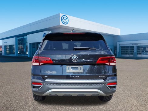 Certified 2024 Volkswagen Taos SE image 6