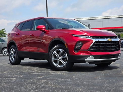 Used 2023 Chevrolet Blazer LT image 2