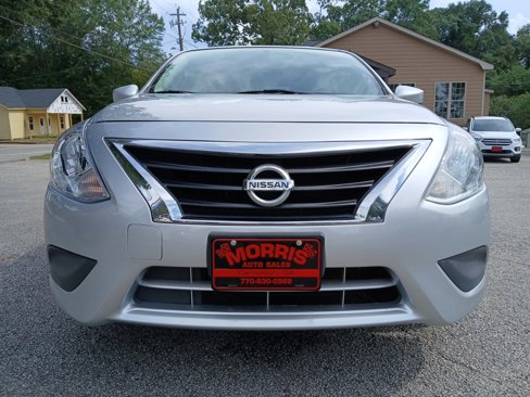Used 2019 Nissan Versa SV image 3