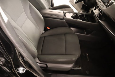 Used 2023 Nissan Rogue S image 12