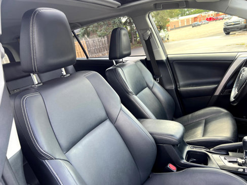 Used 2016 Toyota RAV4 Limited image 43