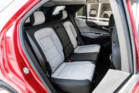 Used 2018 Chevrolet Equinox LT w/ Sun & Infotainment Package image 34