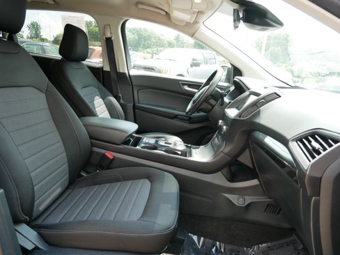 Used 2020 Ford Edge SE image 23