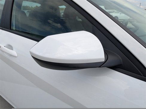 Used 2024 Hyundai Elantra SEL image 11