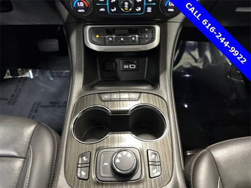 Used 2023 GMC Acadia SLT image 14
