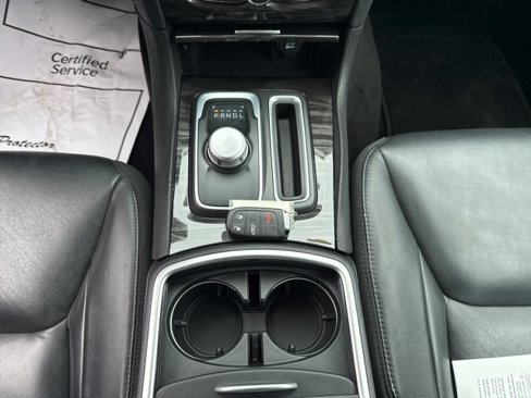 Used 2015 Chrysler 300 Limited image 23