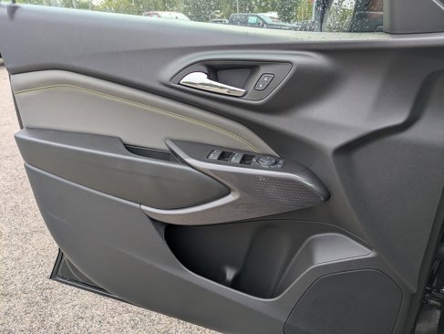 New 2025 Chevrolet Trax ACTIV w/ Sunroof Package image 25