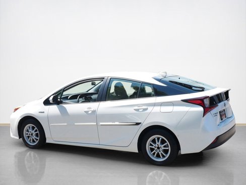 Used 2019 Toyota Prius XLE image 5