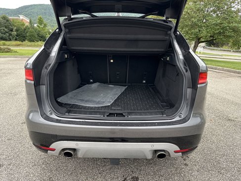 Used 2017 Jaguar F-PACE S image 12