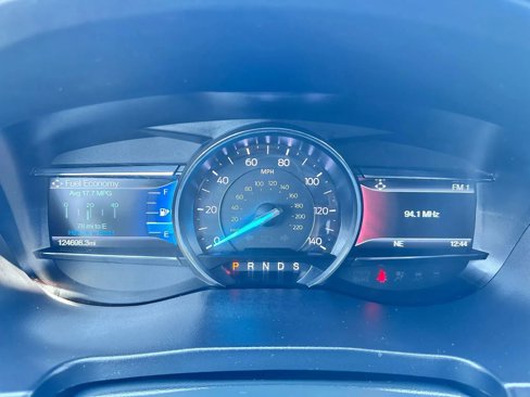 Used 2018 Ford Explorer XLT w/ Equipment Group 202A image 16