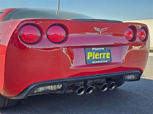 Used 2005 Chevrolet Corvette Coupe w/ Preferred Equipment Group image 7