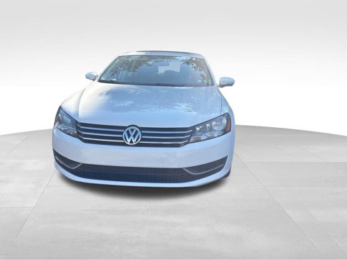 Used 2014 Volkswagen Passat 1.8T SE image 4