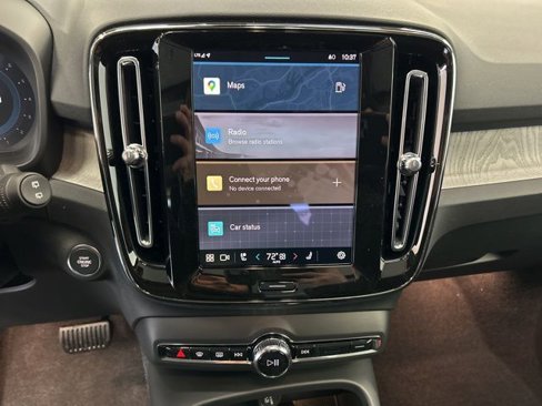 New 2025 Volvo XC40 B5 Core w/ Protection Package Premier image 10