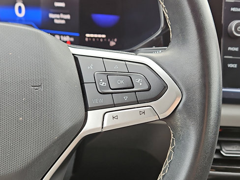 Certified 2022 Volkswagen Taos SE image 18