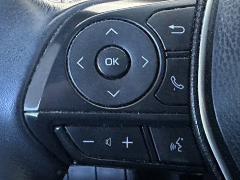 Used 2018 Toyota Camry SE image 12