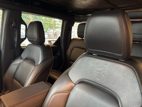 Used 2024 Ford Bronco Badlands image 10