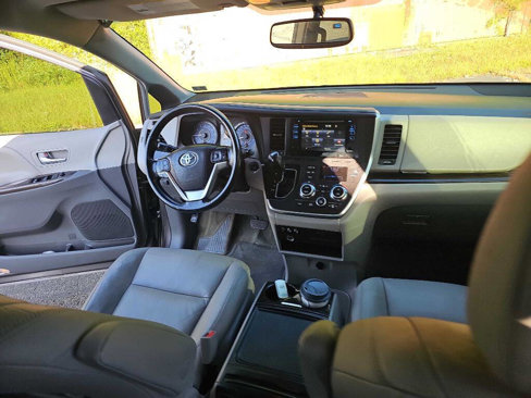 Used 2016 Toyota Sienna XLE Premium image 27
