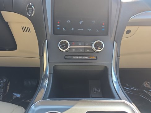 Certified 2022 Ford Edge Titanium image 17