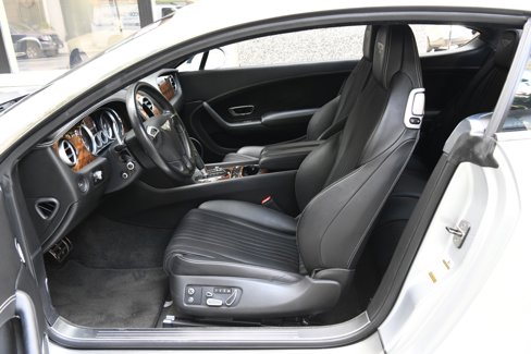 Used 2017 Bentley Continental GT image 8