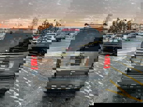 Used 2010 Ford Escape XLT image 5