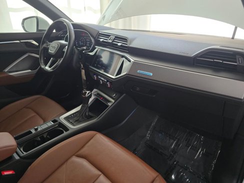 Used 2022 Audi Q3 2.0T Premium Plus image 26