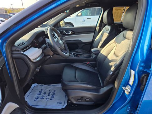 Used 2024 Jeep Compass Limited image 15