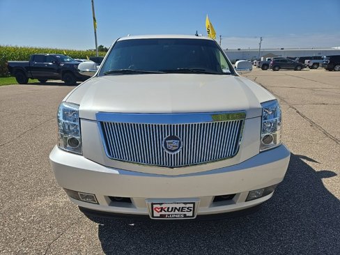 Used 2012 Cadillac Escalade ESV Luxury image 4