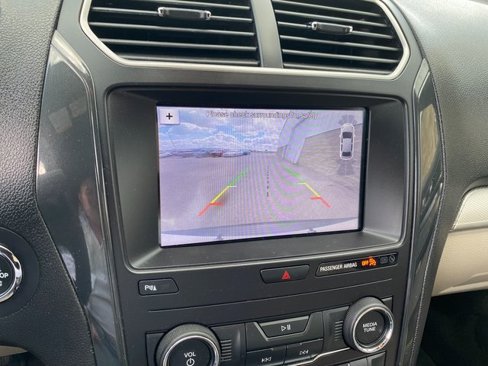 Used 2019 Ford Explorer XLT w/ Equipment Group 202A image 24