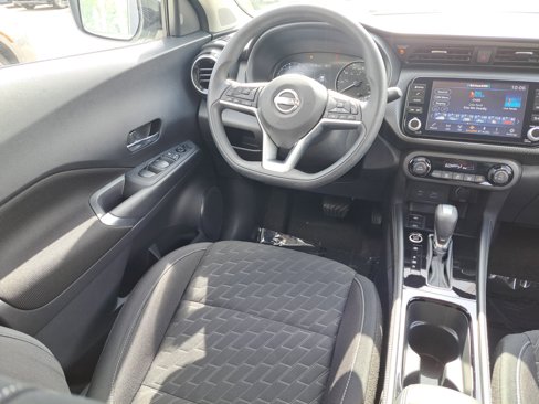 Used 2022 Nissan Kicks SV image 9