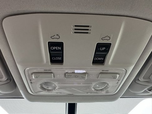 Used 2015 Toyota RAV4 Limited image 33
