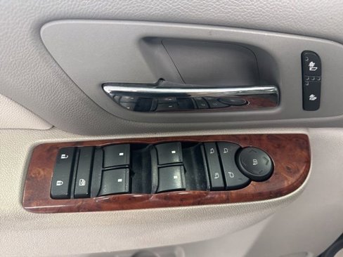 Used 2013 Chevrolet Suburban LT w/ Texas Edition image 17