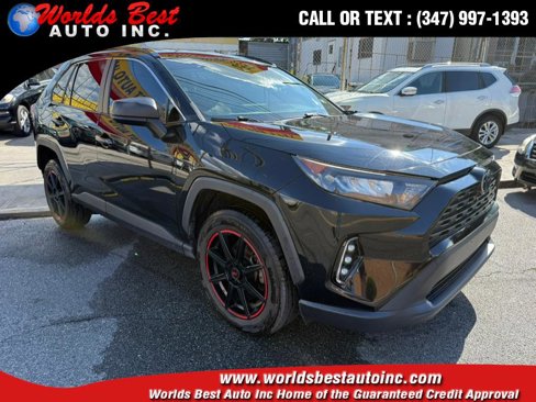 Used 2019 Toyota RAV4 LE image 1