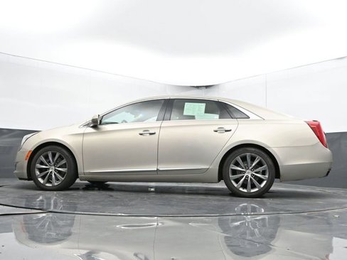 Used 2013 Cadillac XTS Luxury image 24