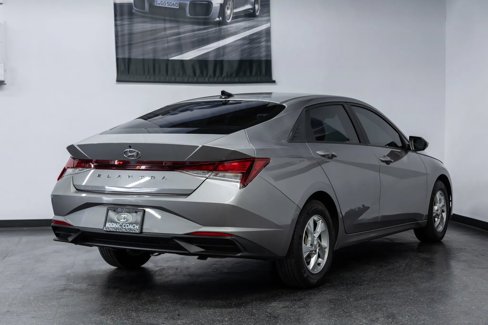 Used 2023 Hyundai Elantra SE image 33