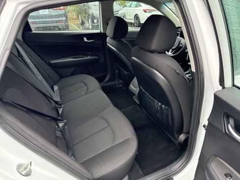 Used 2018 Kia Optima LX image 11