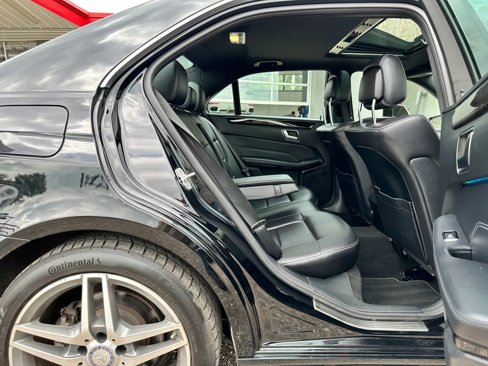 Used 2016 Mercedes-Benz E 350 4MATIC Sedan w/ Premium Package image 17