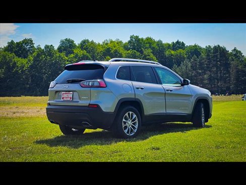 Used 2021 Jeep Cherokee Latitude Lux w/ Comfort/Convenience Group image 4